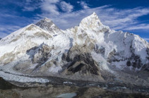 Mount Everest: Melting glaciers expose dead bodies