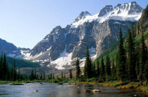 Canada avalanche: Three elite climbers believed killed in Rockies