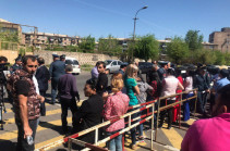 Fence installed in front of court where March 1 case hearing passes