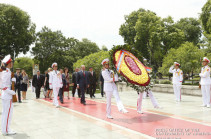 PM Pashinyan pays tribute to memory of Vietnam’s heroes and Hồ Chí Minh