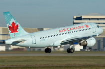 Лайнер Air Canada попал в турбулентность, 35 человек пострадали