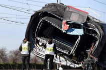 Italy train crash: Two dead in high-speed derailment