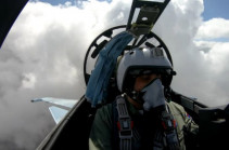 SU-30 SM fighter jet crews start intensive training flights (video)