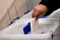 Komorowski leads Polish vote in round one