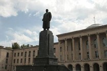 Monument to Joseph Stalin replaced in Georgia’s Gori town