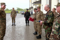 Группа военнослужащих Армии обороны и ветеранов Арцахской освободительной войны награждены высокими государственными наградами