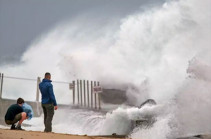 Cyclone Isaias reaches Canada after killing at least five in US