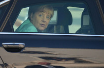 Merkel visits Navalny in hospital, Der Spiegel reports