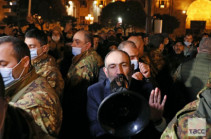 Пожалуйста, можете немного постоять и поговорить, но прекратите митинг – Никол Пашинян обратился к своим сторонникам