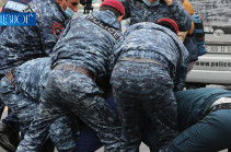 Police detain 25 people near Government building in Yerevan (video)