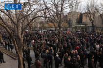 Armenia’s opposition places tents on Baghramyan Avenue in Yerevan