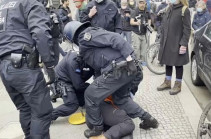 В Берлине задержаны десятки участников антиковидного митинга