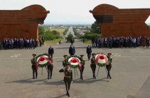 Armenia marks the Day of Republic, political leadership visits Sardarapat memorial complex