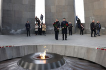 Ален Симонян и Яэль Браун-Пиве посетили мемориал в Цицернакаберде