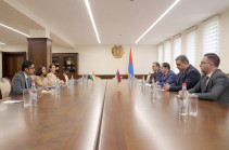 Պապիկյանն ու Հնդկաստանի դեսպանը քննարկել են պաշտպանության բնագավառում համագործակցության հարցեր