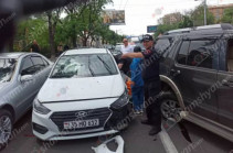 Երևանում 77-ամյա տատիկը Hyundai-ով բախվել է 2 Mercedes-ի, Chevrolet-ի, Honda-ի և Ford-ի