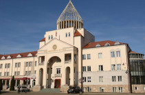 Азербайджанцы сносят здание парламента в Степанакерте: Фото (Видео)
