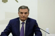 Ալենն իր ճեպազրույցում Բագրատ Սրբազանին «իրավունք վերապահեց» աղոթքներ հնարել. Արտակ Զաքարյան