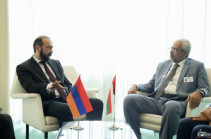 Арарат Мирзоян встретился с министром экономики Омана