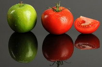 Россельхознадзор ввёл временный запрет поставок в РФ армянских яблок и томатов ввиду "наличия в них пестицидов"