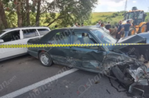 Գեղարքունիքում «Mercedes»-ը բախվել է «ԶԻԼ»-ին, ապա վրաերթի ենթարկել հետիոտնին և հարվածել 2 «Opel»-ի․ հետիոտնը տեղում մահացել է