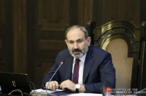 Մարդն իր տան դուռը բացում, սահում, ընկնում է, դեռ բժշկի չդիմած՝ ուղիղ եթեր է անում, ասում՝ «էս կառավարության, քաղաքապետարանի սենցունենցը...»․ Վարչապետ