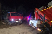 Երևանում «KamAZ»-ն ընկել է փոսը