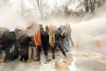 Police, students clash in Ankara