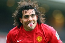 Carlos Tevez considers staying at Manchester City