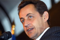 Nicolas Sarkozy offers Muammar al-Qaddafi to leave