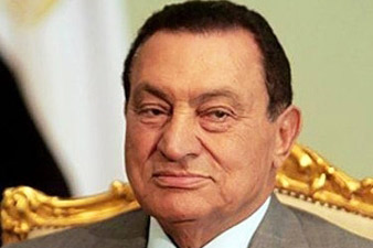 Mubarak supporters clash with opponents 