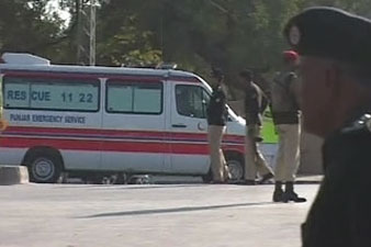 11 killed in Pakistan bus crash 