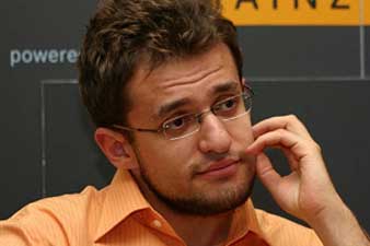 Levon Aronian starts with win in Grand Slam