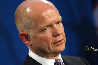 Hague says euro ‘burning building with no exits’ 