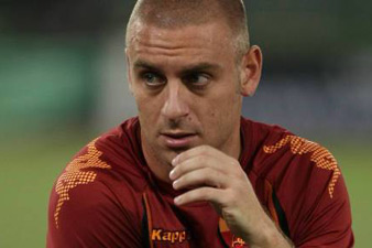 Fenucci says progress made on De Rossi's contract extension