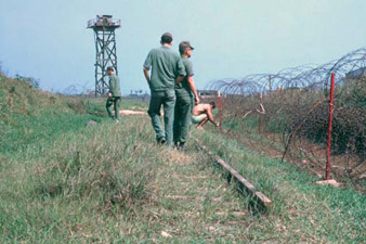 Syria planting mines along region bordering Lebanon