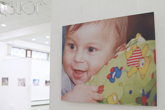 “Happy family” photo exhibition kicks off