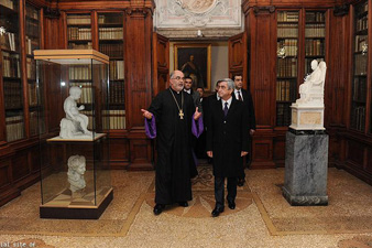 Serzh Sargsyan visits Mkhitarian Congregation