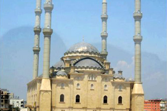 Mosque collapses in Turkey