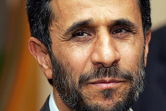 Ahmadinejad arrives in Cuba