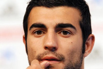 Football: Real Madrid sign Raul Albiol from Valencia