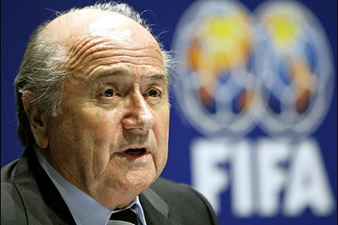 Blatter condemns English Premier League