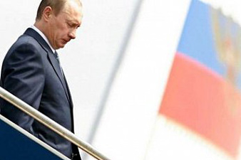 Vladimir Putin arrives in Berlin