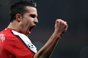 Juventus to meet Robin van Persie asking price 