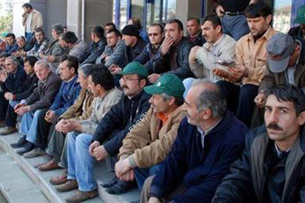 In Turkey the number of the unemployed increasing day by day 