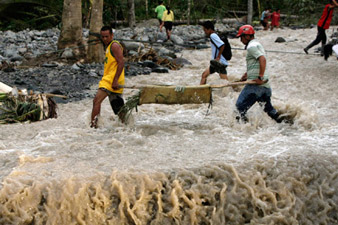 Philippine Typhoon Bopha death toll passes 300