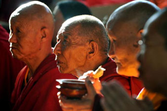 China arrests over Tibet immolations