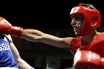 The Armenian boxer bites the Bulgarian opponent