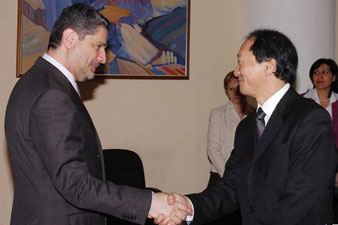 Armenian Prime Minister receives World Bank delegation