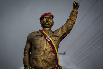 Venezuela to get first standing Chavez statue